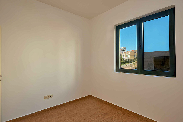 Apartments with sea views in a new building in Becici — photo 7